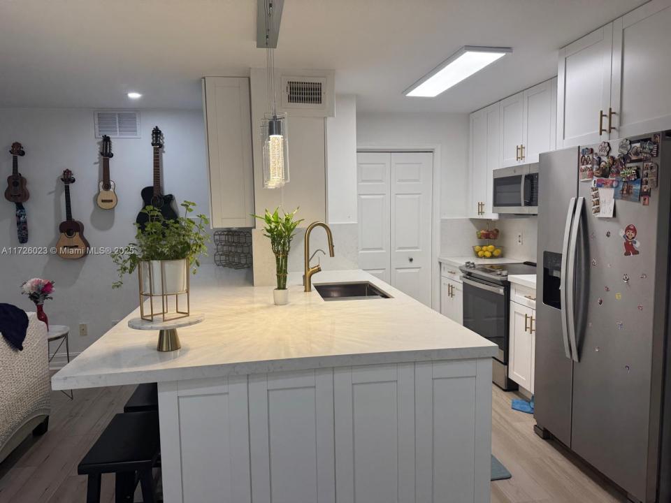 995 RIVERSIDE 111, Coral Springs, Flórida 33071, Estados Unidos