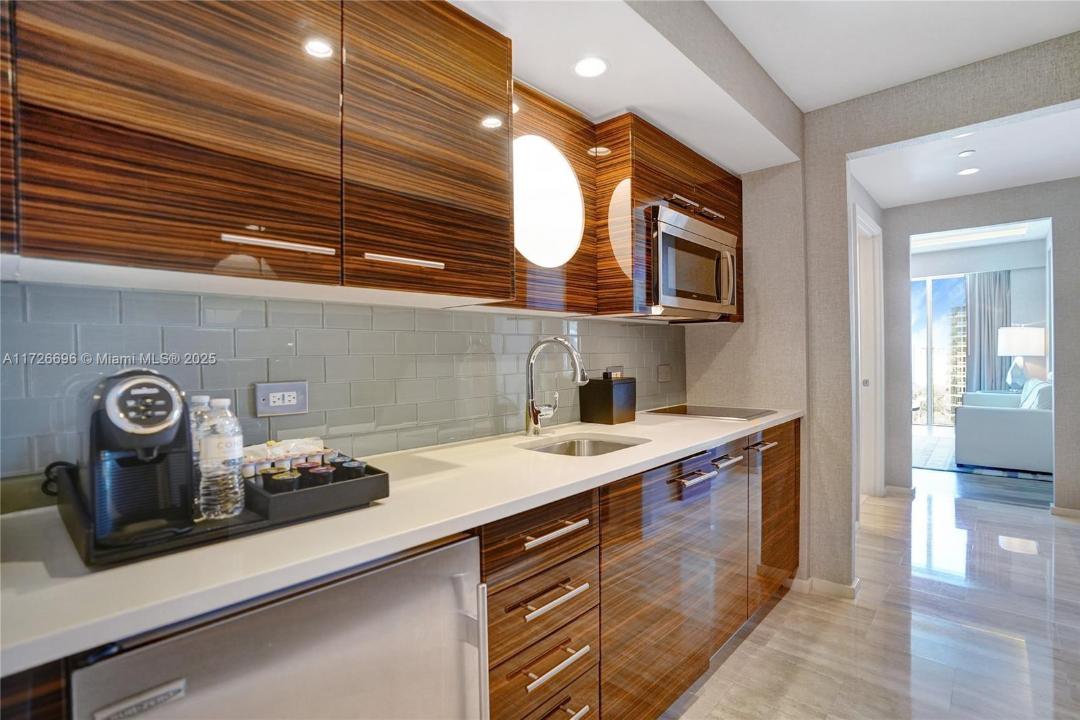 551 N Fort Lauderdale Beach Blvd R2201, Fort Lauderdale, Florida 33304, Stati Uniti