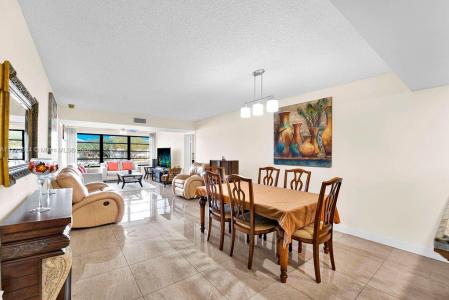 6049 Balboa Cir 203, Boca Raton, Florida 33433, USA
