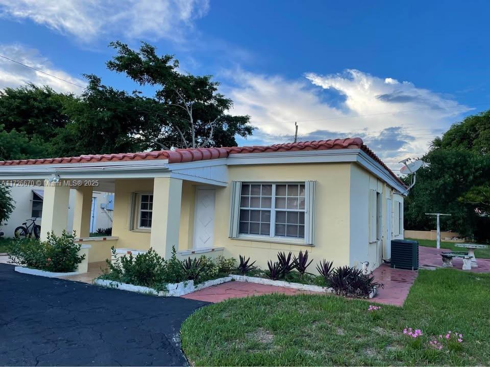 1223 NE 181st St, North Miami Beach, Floride 33162, États-Unis