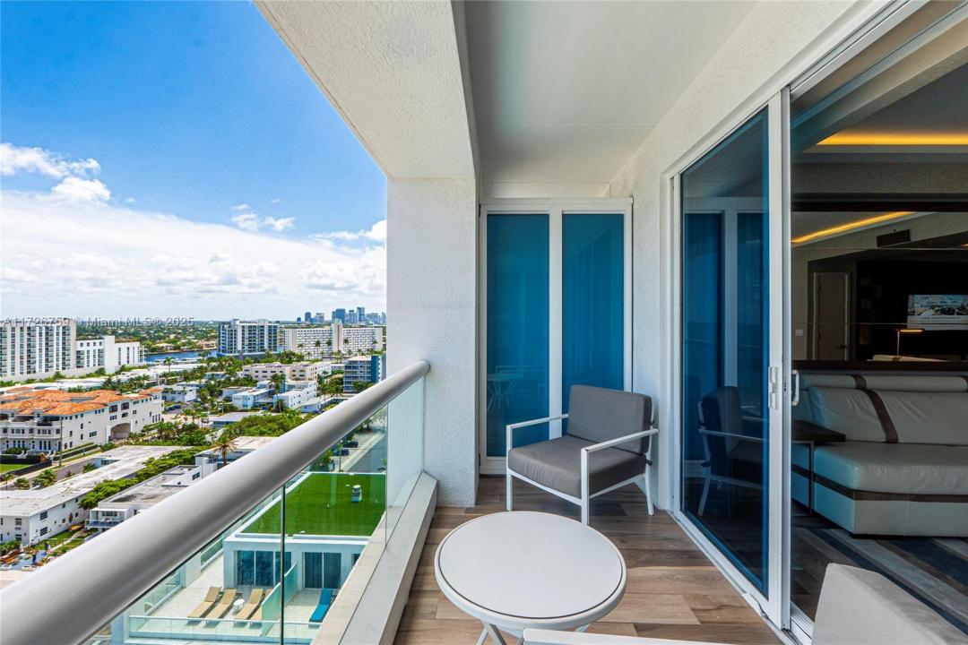 551 N Fort Lauderdale Beach Blvd R2210, Fort Lauderdale, Florida 33304, Stati Uniti