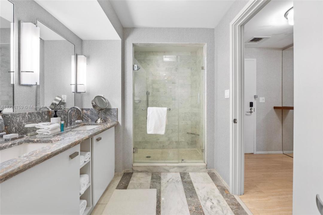 551 N Fort Lauderdale Beach Blvd R2210, Fort Lauderdale, Florida 33304, Stati Uniti