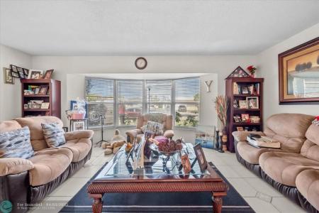 3700 NW 25th St, Lauderdale Lakes, Florida 33311