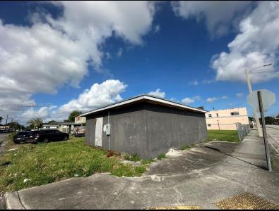 6840 NW 15th Ave, Miami, Florida 33147, USA