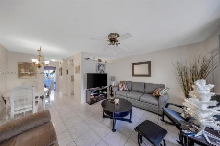 15610 NE 6th Ave 8D, Miami, Florida 33162, USA