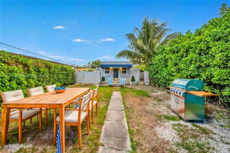 2372 NW 34th St, Miami, Florida 33142, USA