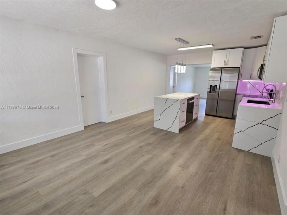 1951 NE 157th Ter, North Miami Beach, 플로리다 33162, 미국