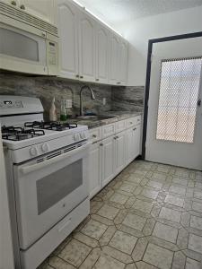 160 NE 203rd Ter 18, Miami Gardens, Florida 33179, USA