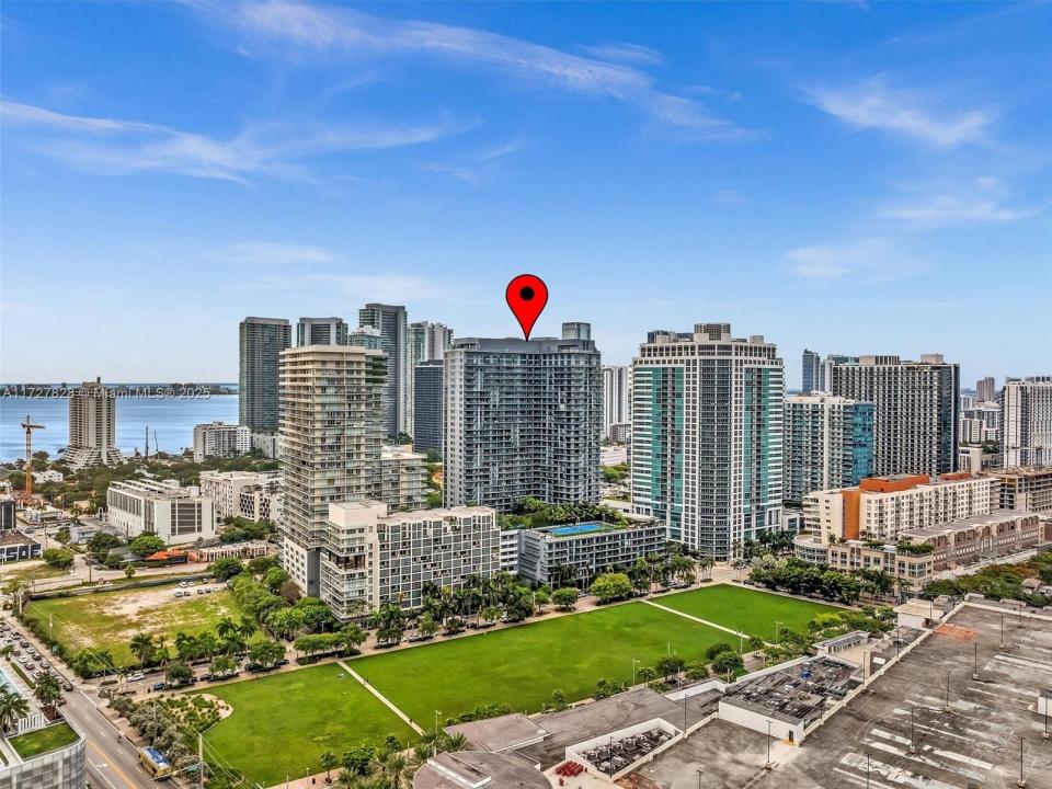 121 NE 34th St 1005, Miami, Florida 33137