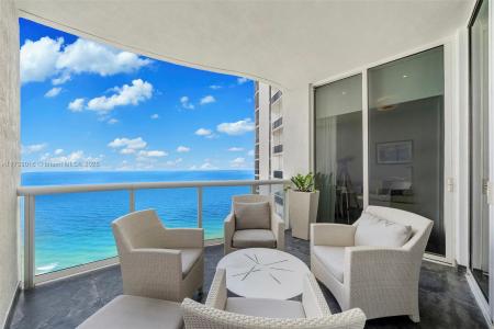 15811 Collins Ave 2904, Sunny Isles Beach, Florida 33160, USA