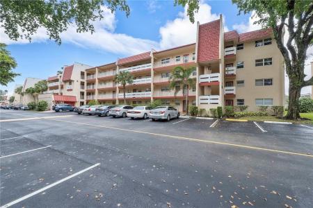 1030 Country Club Dr 407, Margate, Florida 33063, USA