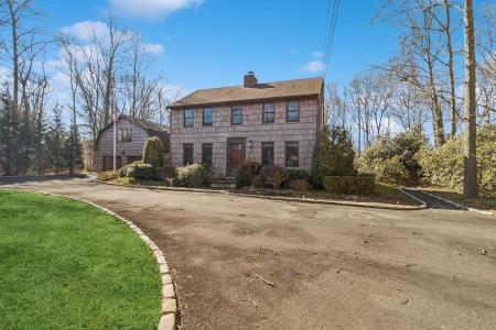 807 Union Avenue, Riverhead, New York 11901, HOA KỲ