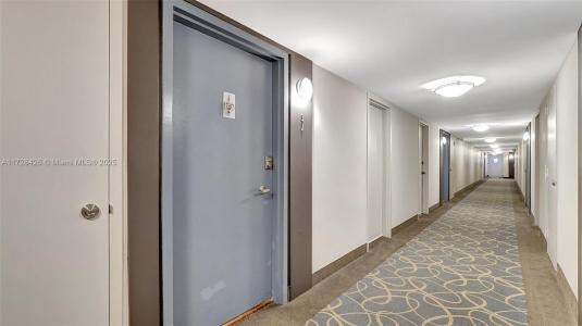 3015 N Ocean Blvd 3J, Fort Lauderdale, Florida 33308, USA