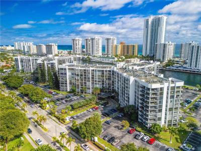 800 Parkview Dr 409, Hallandale Beach, Florida 33009, USA