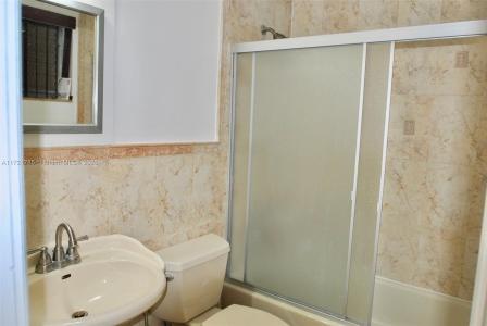 641 Espanola Way 2, Miami Beach, Florida 33139, USA