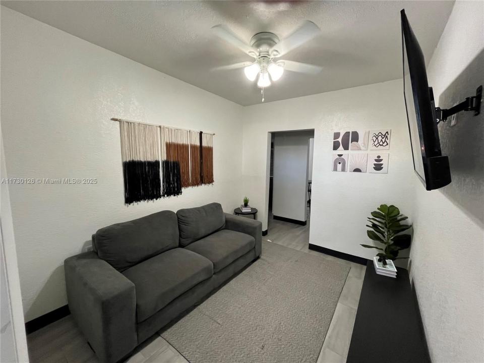 140 NW 13th St 144, Miami, Florida 33136, Estados Unidos