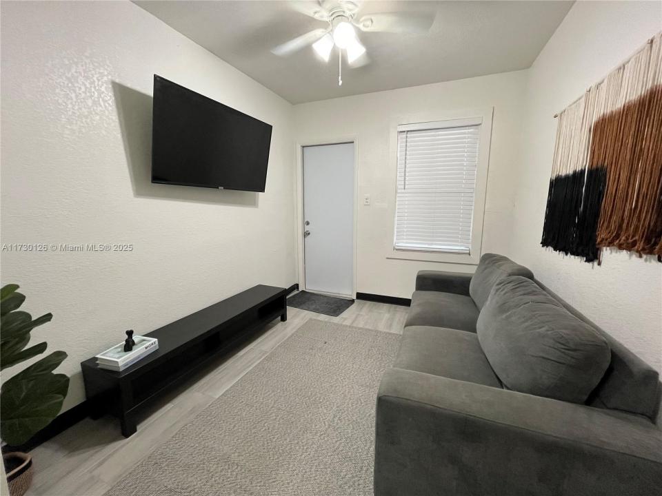 140 NW 13th St 144, Miami, Florida 33136, Estados Unidos