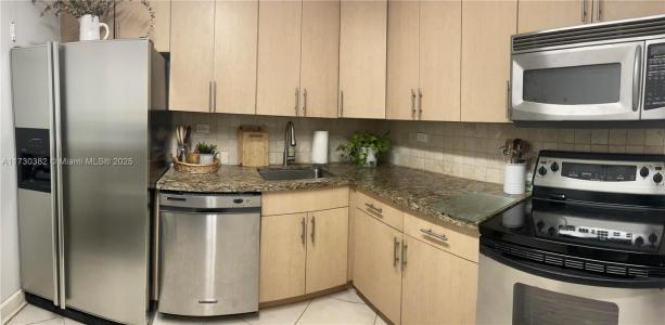 5555 Collins Ave 6T, Miami Beach, Florida 33140, USA