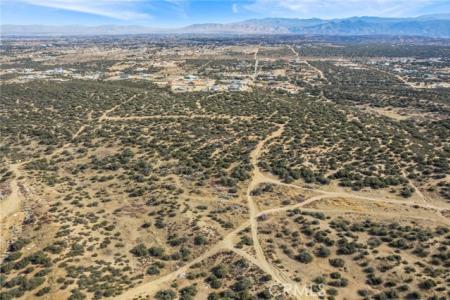 Lot 07 off Mariposa at Daisy near Meadowlark, Oak Hills, California 92344