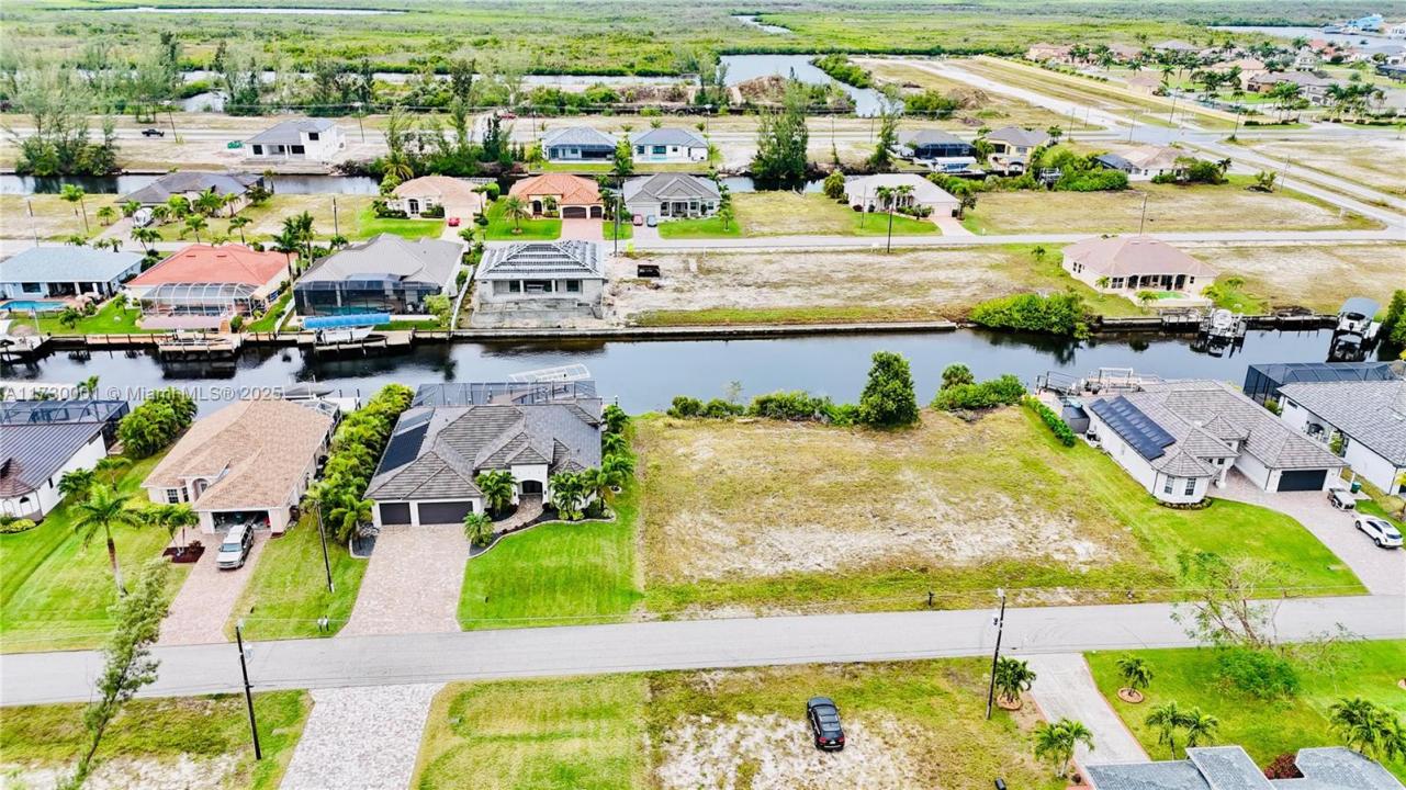 718 NW 38 pl, Cape Coral, Flórida 33993, Estados Unidos