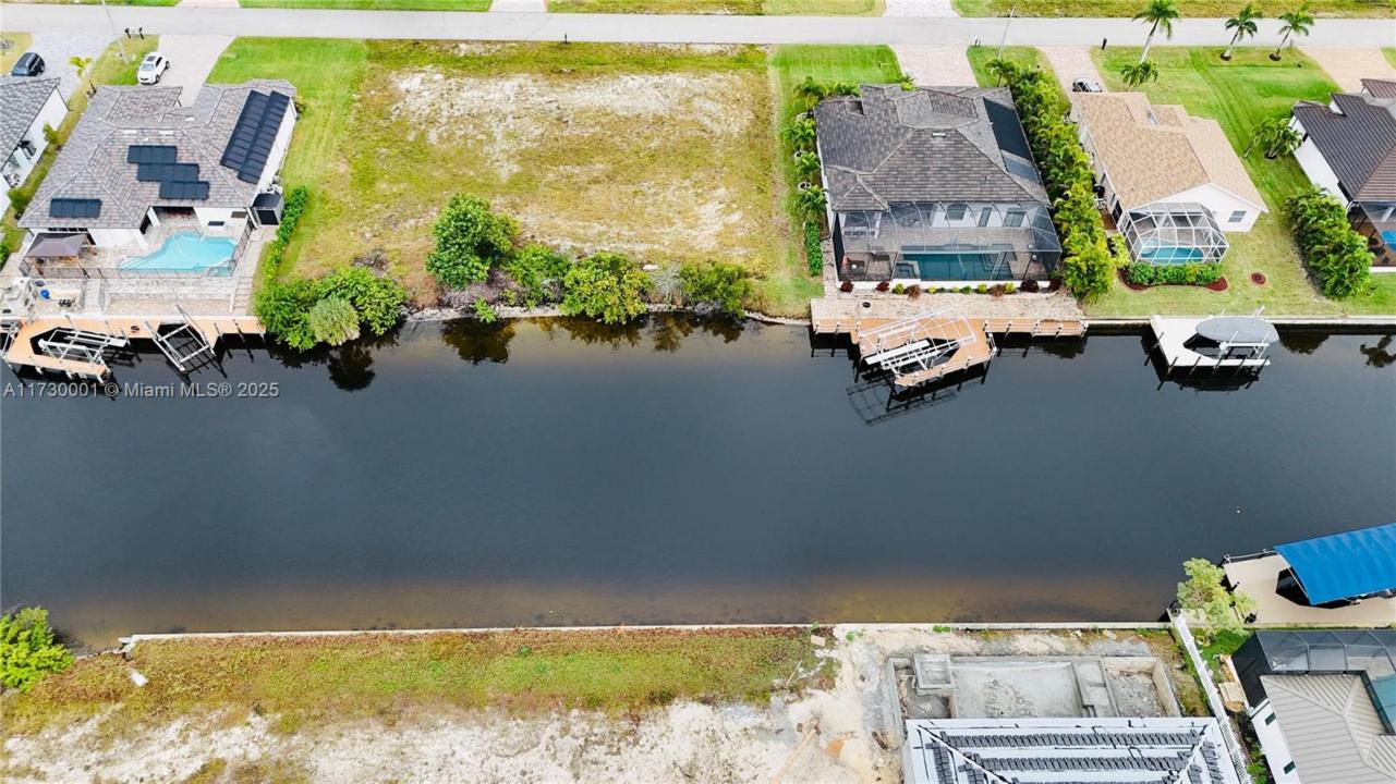 718 NW 38 pl, Cape Coral, Flórida 33993, Estados Unidos