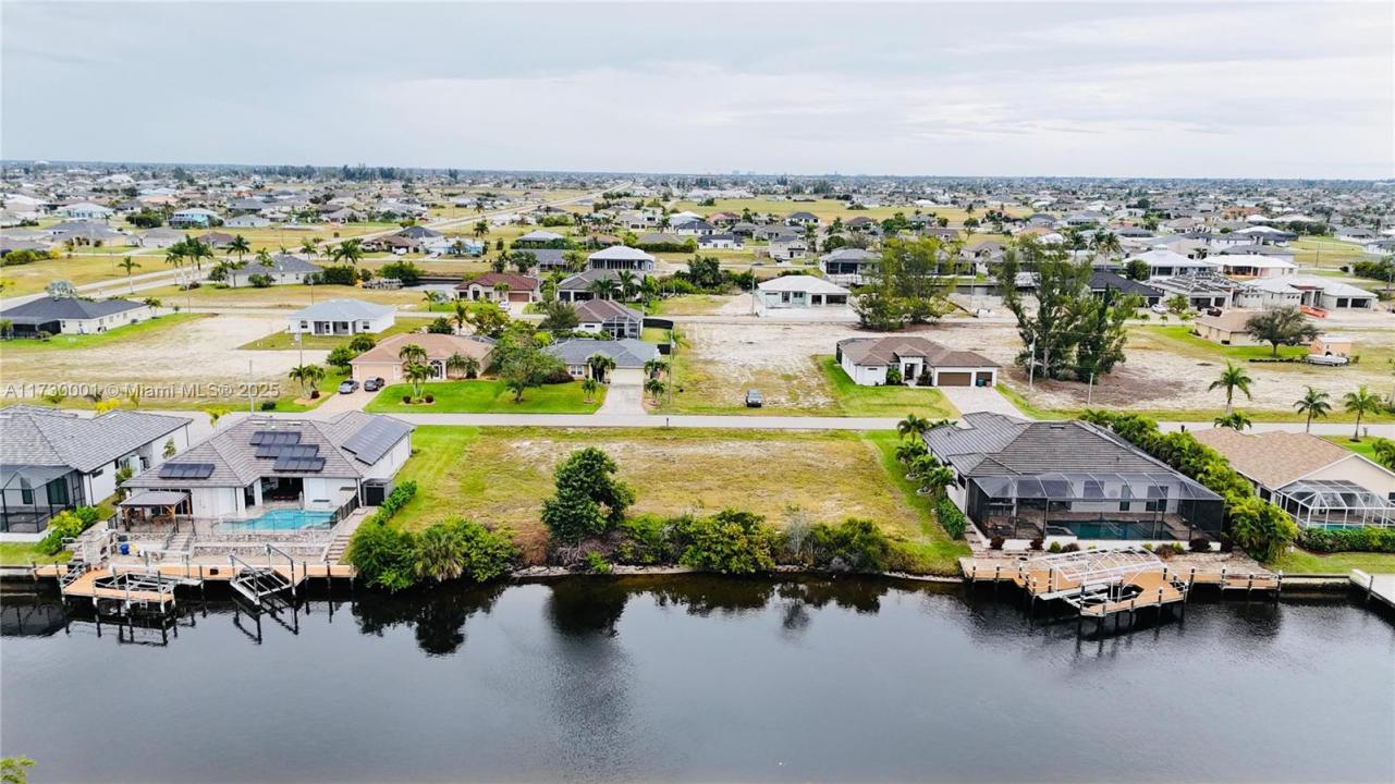 718 NW 38 pl, Cape Coral, Flórida 33993, Estados Unidos