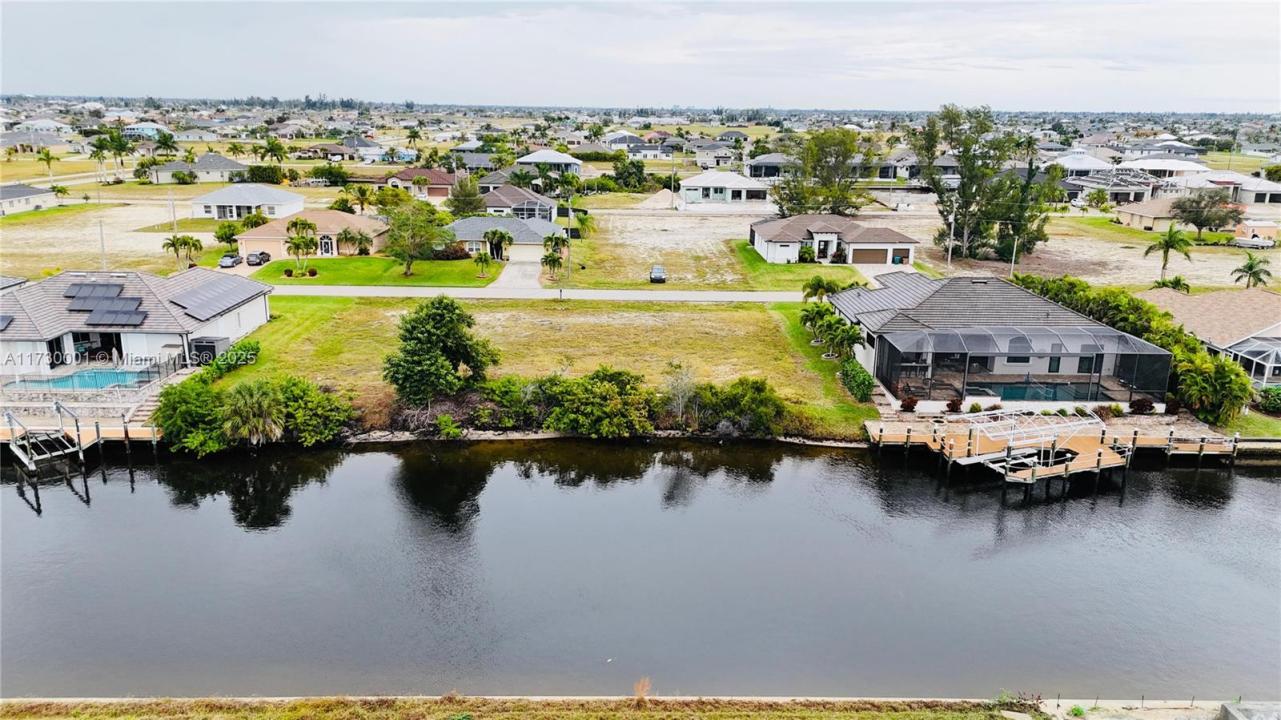 718 NW 38 pl, Cape Coral, Flórida 33993, Estados Unidos