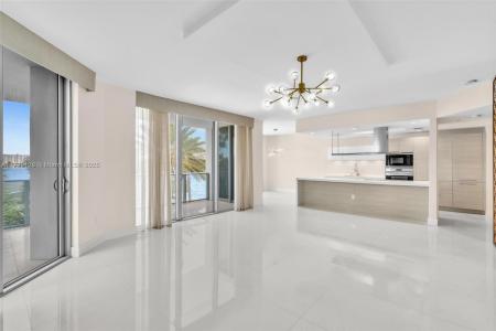 17301 Biscayne Blvd 210, North Miami Beach, Florida 33160, USA