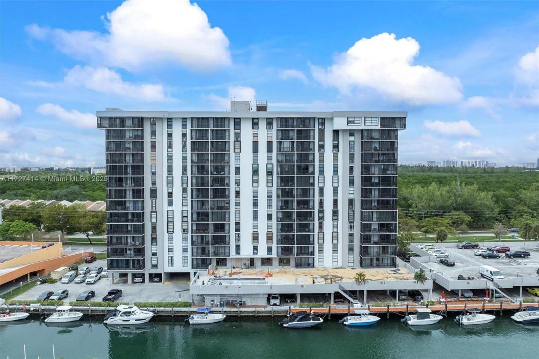 2500 NE 135th St B206, North Miami, פלורידה 33181, ארצות הברית של אמריקה