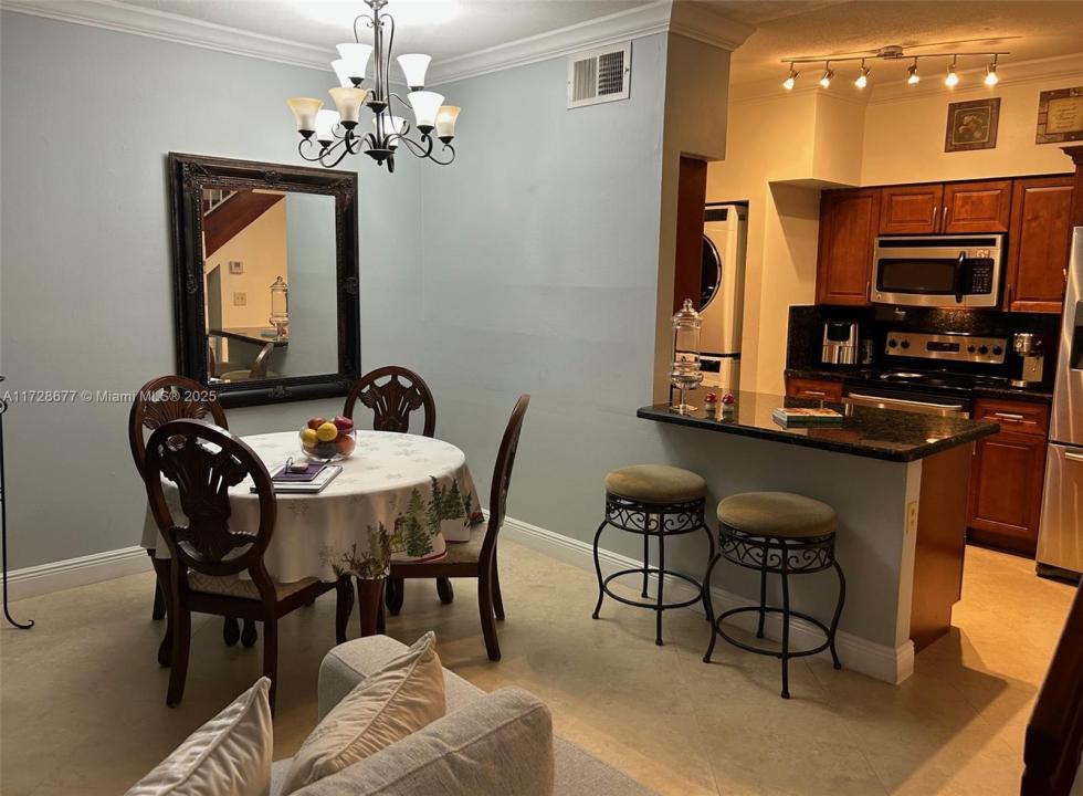 18338 NW 68th Ave L, Hialeah, 佛罗里达州 33015, 美国