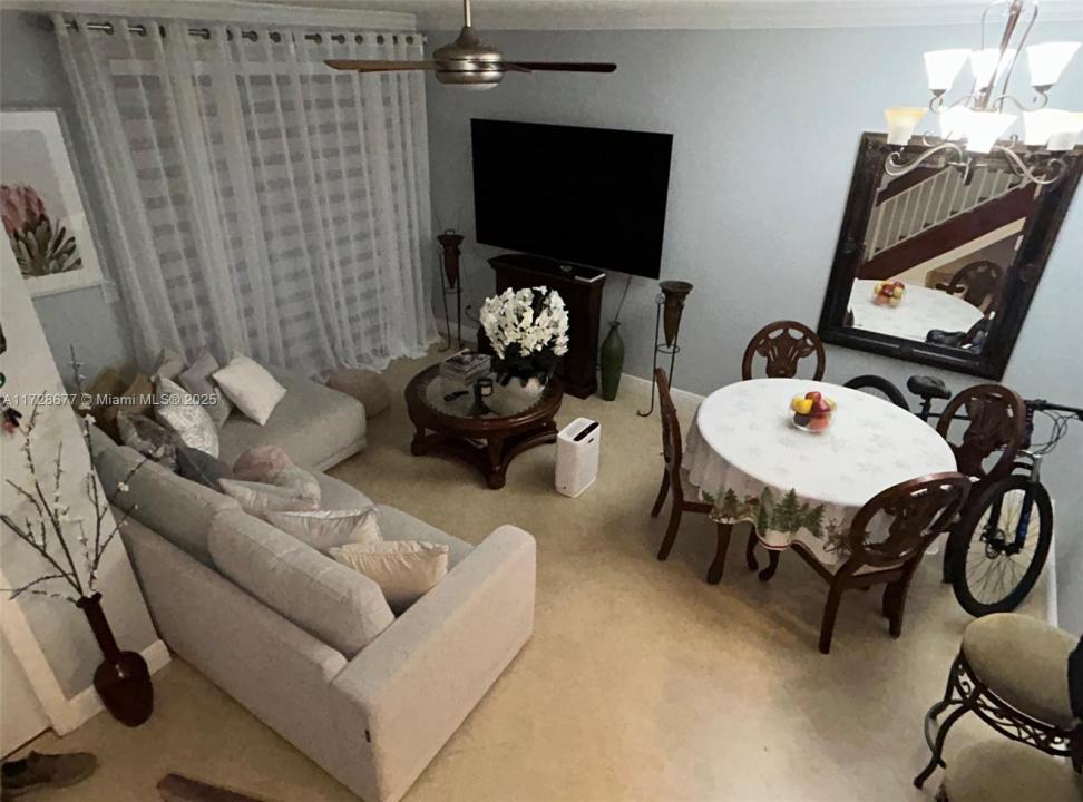 18338 NW 68th Ave L, Hialeah, 佛罗里达州 33015, 美国