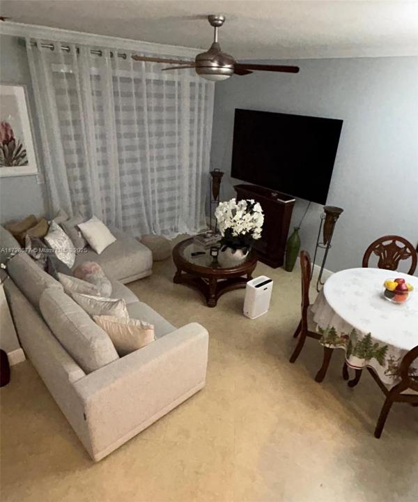 18338 NW 68th Ave L, Hialeah, 佛罗里达州 33015, 美国