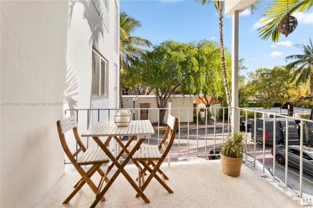 641 Espanola Way 24, Miami Beach, Florida 33139, USA