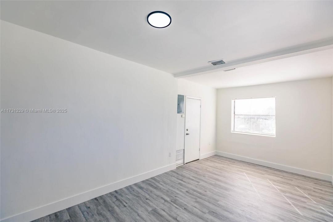 1865 NW 16th St, Miami, Florida 33125, USA