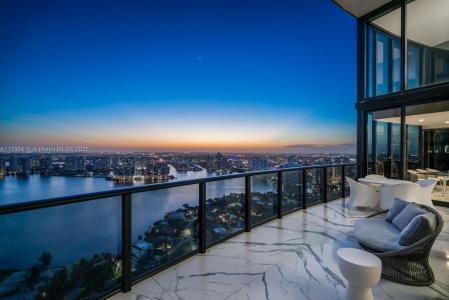 18555 Collins Ave 4203, Sunny Isles Beach, Florida 33160, USA