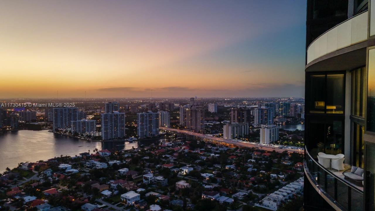 18555 Collins Ave 4203, Sunny Isles Beach, Floryda 33160, USA