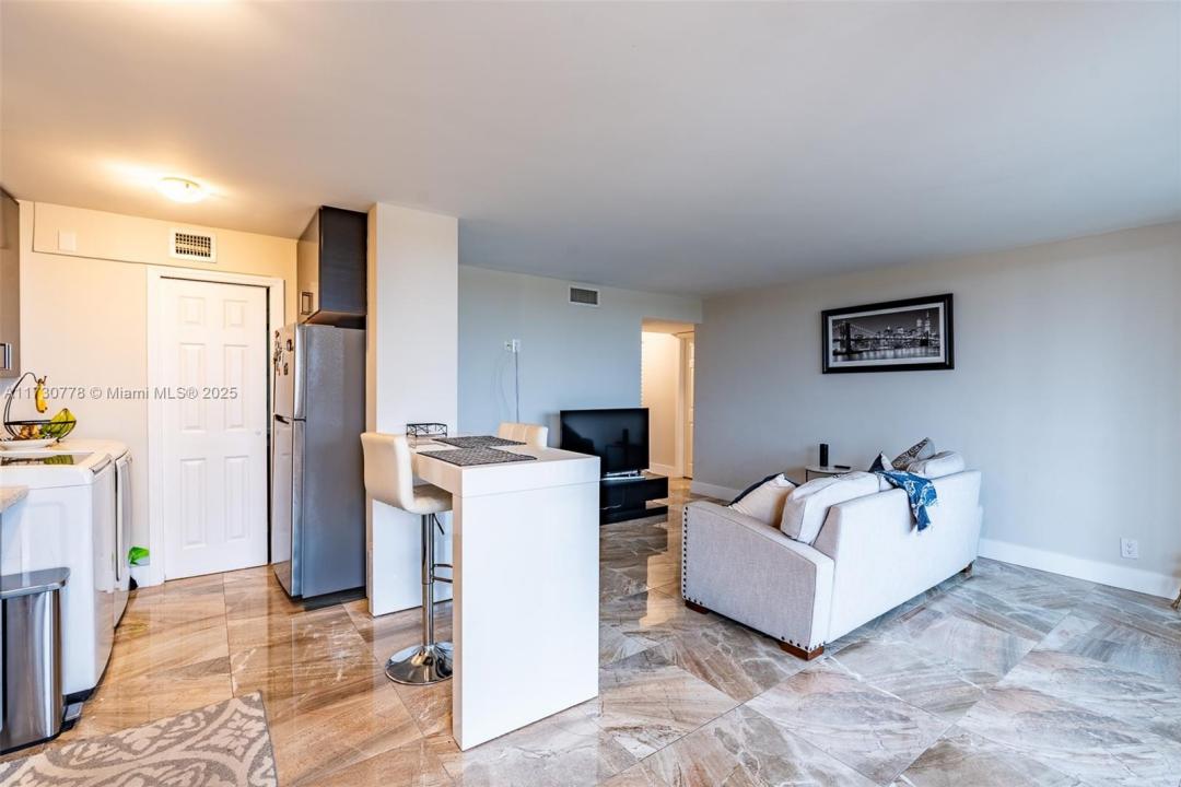 3400 Blue Lake Dr 505, Pompano Beach, Florida 33064