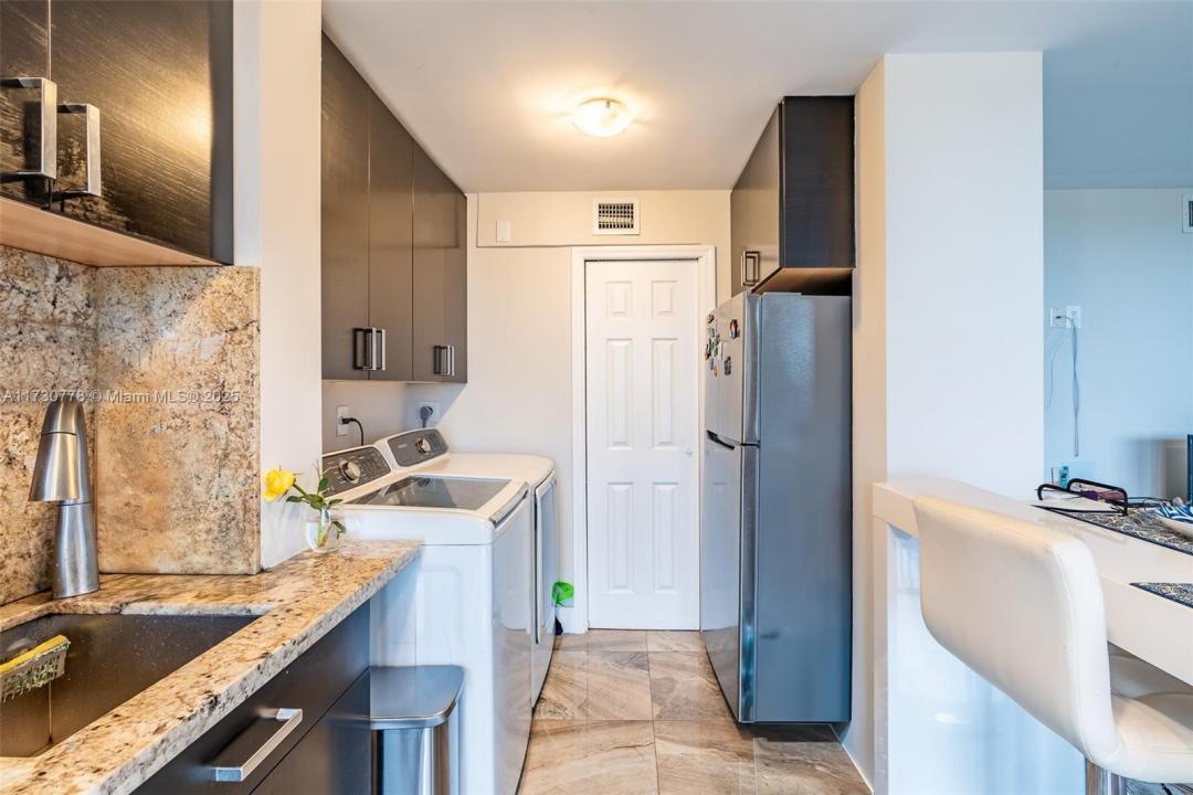 3400 Blue Lake Dr 505, Pompano Beach, Florida 33064