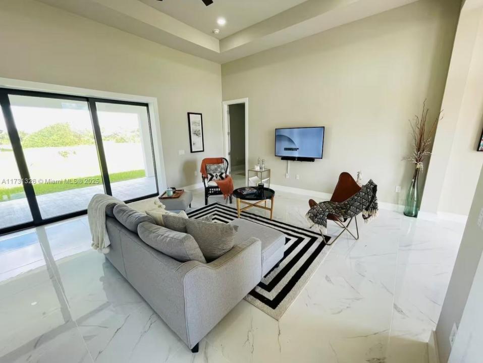 2909 NW 13TH, Cape Coral, Florida 33993