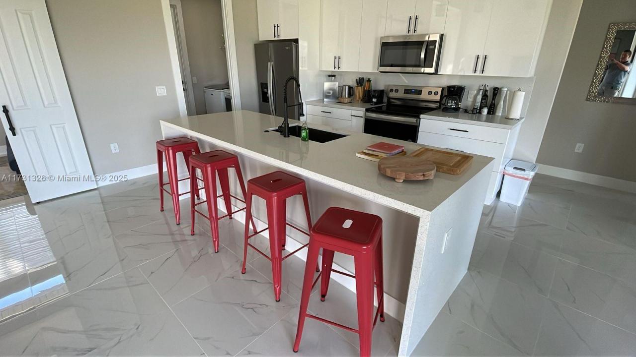 2909 NW 13TH, Cape Coral, Florida 33993