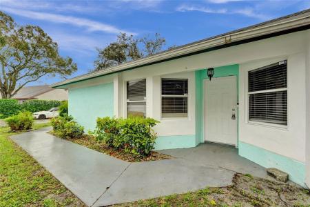 1365 W Glen Oak Rd, North Lauderdale, Florida 33068, USA