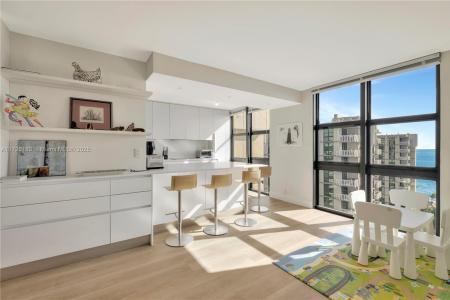 1121 Crandon Blvd F1102, Key Biscayne, Florida 33149, USA