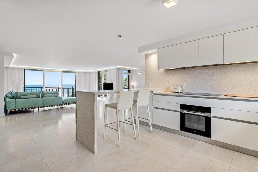 3951 N Ocean Boulevard 201, Gulf Stream, Florida 33483