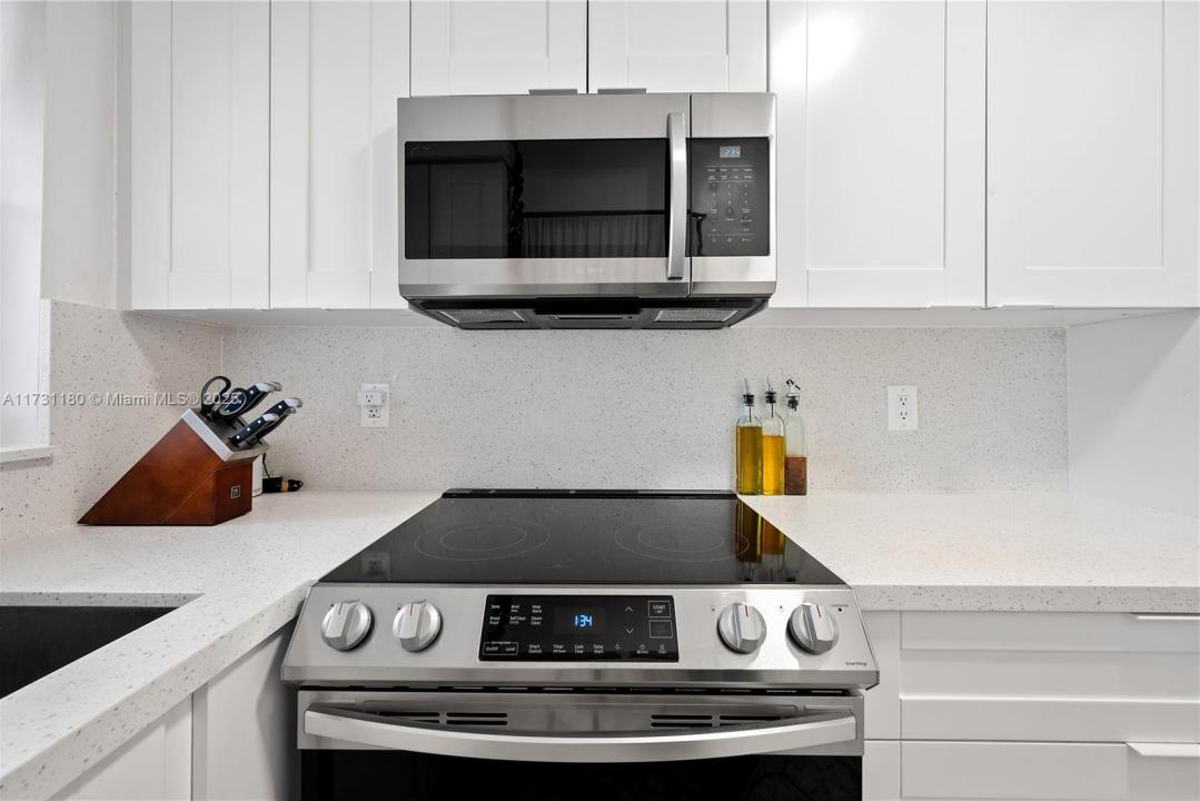 160 NE 8th Ave 9B, Hallandale Beach, Flórida 33009, Estados Unidos