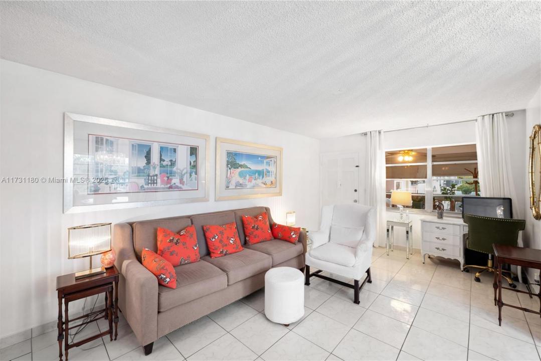 160 NE 8th Ave 9B, Hallandale Beach, Flórida 33009, Estados Unidos