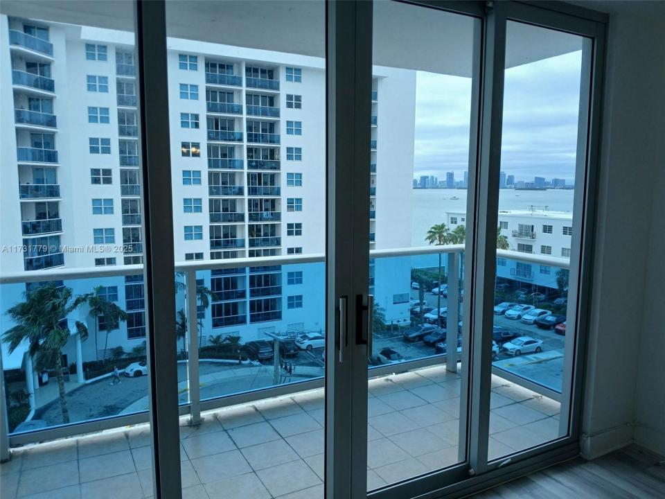 7501 E Treasure Dr 6T, North Bay Village, Flórida 33141, Estados Unidos