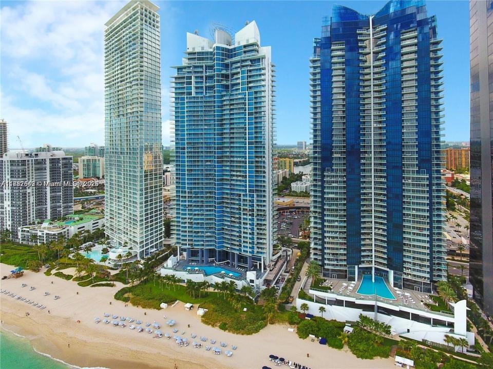 17001 Collins Ave 1802, Sunny Isles Beach, Florida 33160, USA