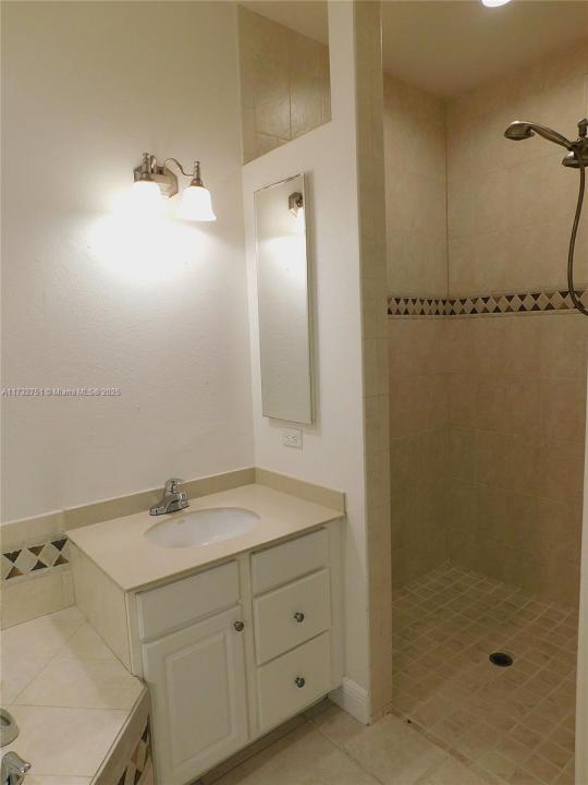 617 SE 7 ST, Cape Coral, Floride 33990, États-Unis