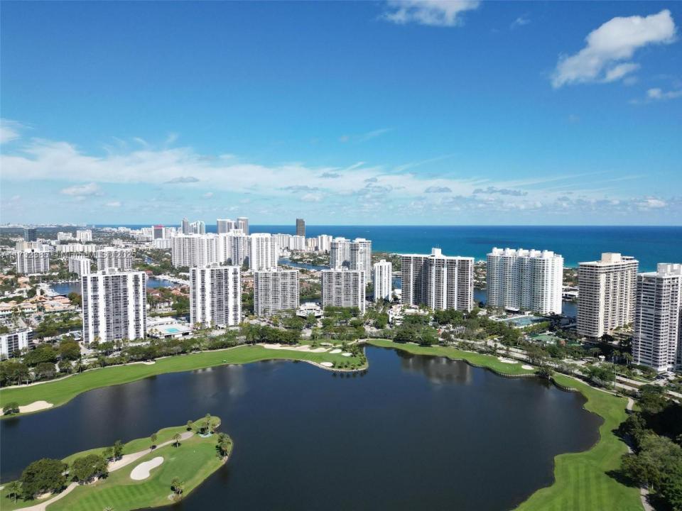 3675 N Country Club Dr 1006, Aventura, 플로리다 33180, 미국