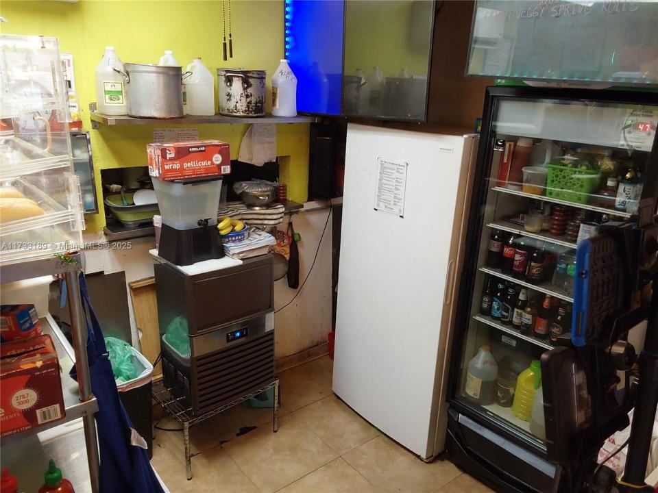 17010 W Dixie Hwy #G, North Miami Beach, Флорида 33160, Соединенные Штаты